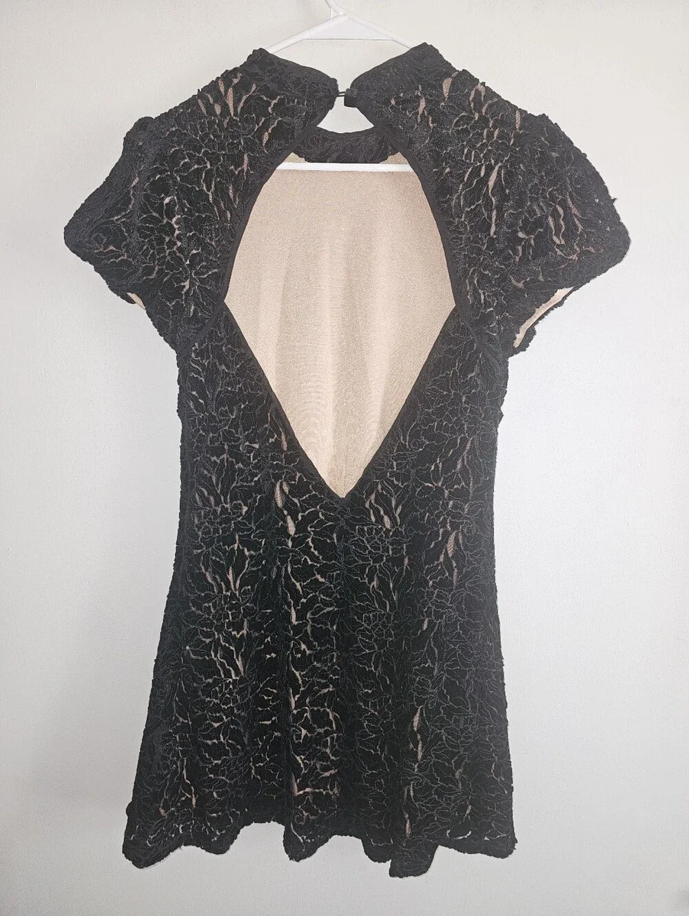 Free People Black Velvet Lace Open Back Mini Dress Mock Neck Size 8 - Picture 5 of 11